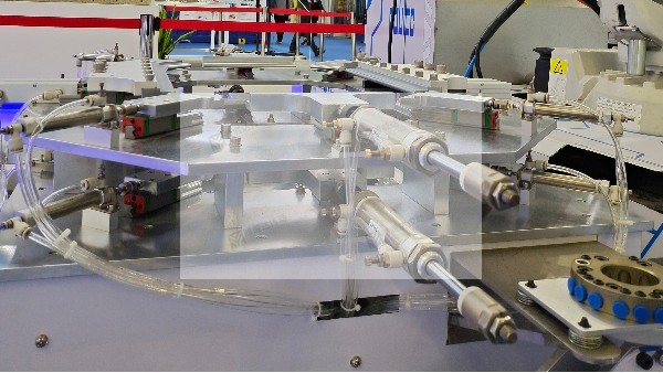 高交會的亮點：直線妖精国产亚洲精品无码成人助力建築機器人